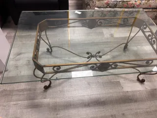 Mesa de centro cristal y hierro dorado