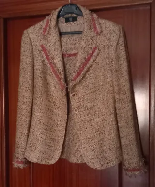 Blazer jaspeado marrón y beige con falda