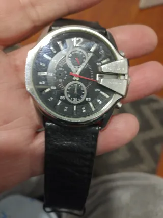 Reloj Diesel para repuestos