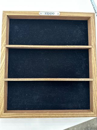 2 espositori Zippo per accendini