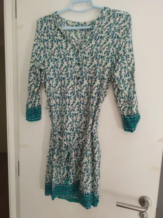 Vestido estampado floral verde y blanco