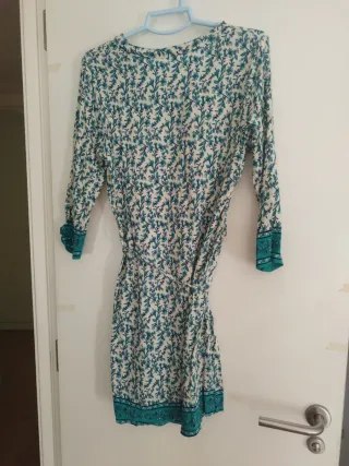 Vestido estampado floral verde y blanco