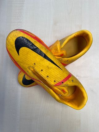 Botas Fútbol Nike Talla 41 Amarillas