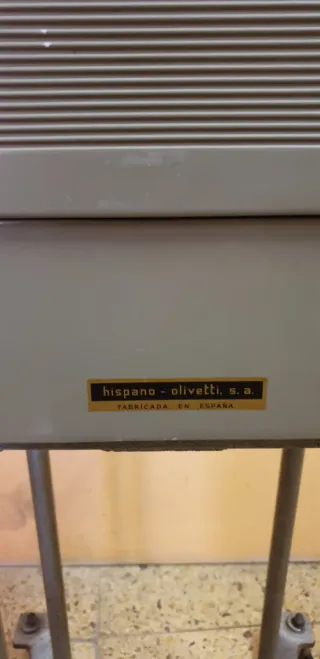 MÁQUINA DE ESCRIBIR HISPANO OLIVETTI