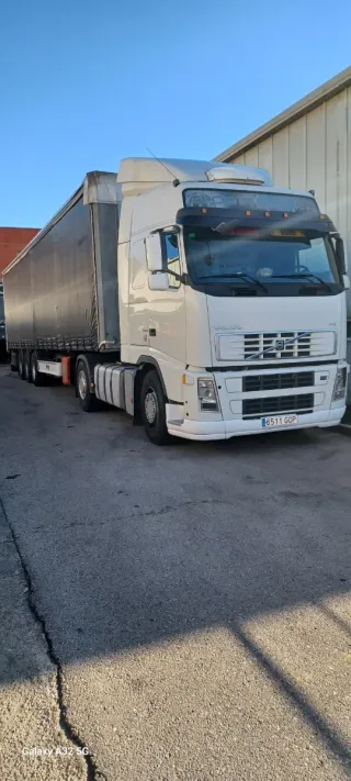 Vendo camión Volvo y Semi-remolque