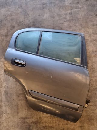 Puerta Trasera Derecha Nissan Almera N16