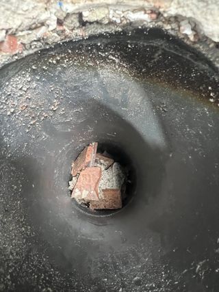 Caña y carrete de pesca