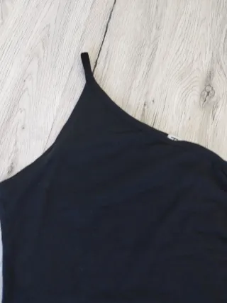 Camiseta asimétrica negra mujer