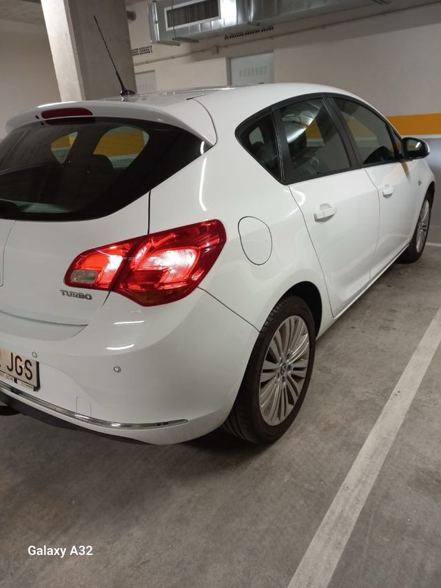 Opel Astra 1.4 turbo gasolina 140 cv