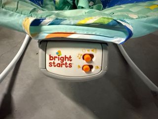 Hamaca Disney Nemo con Música y Vibración