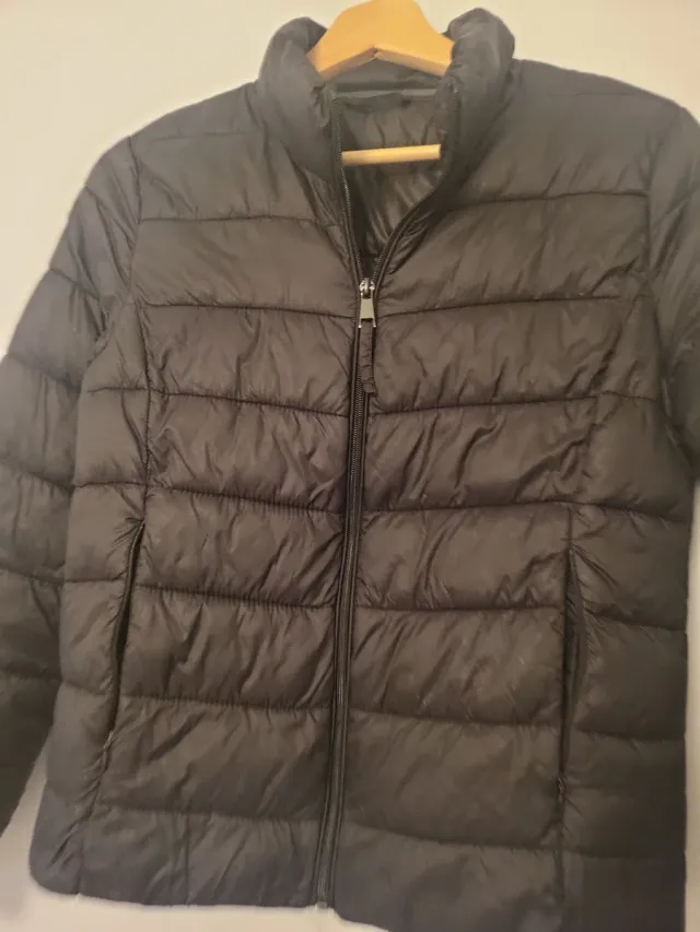 Chaqueta acolchada ligera negra