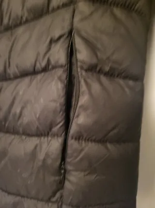 Chaqueta acolchada ligera negra