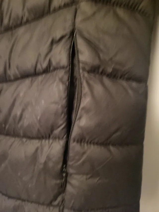 Chaqueta acolchada ligera negra