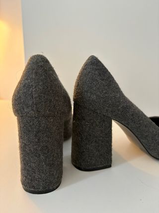 Zapatos de tacón grises talla 39