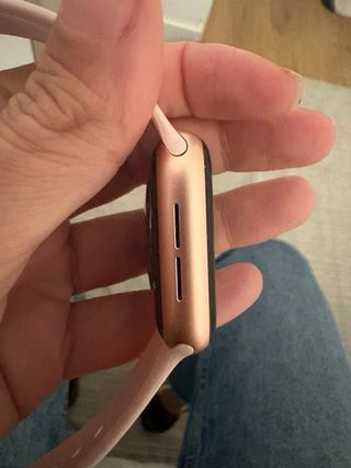 Apple Watch Serie 5 Rosa con celular, cargador