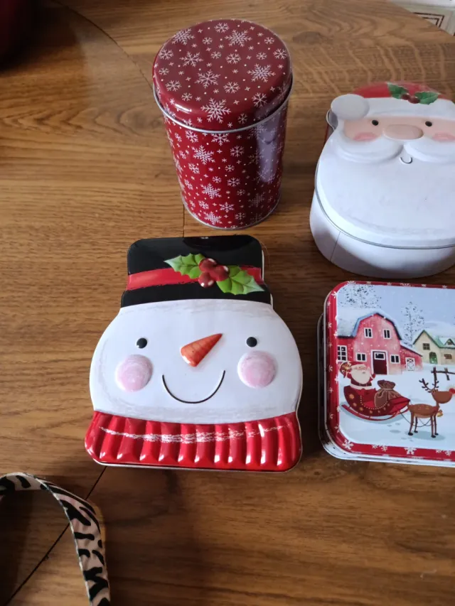 4 Caixas Metálicas de Natal