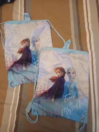 Mochilas Frozen 2 (2 unidades) 5€ cada una.