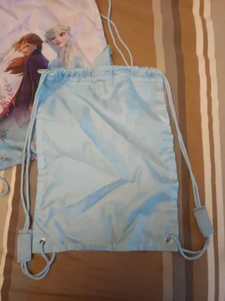 Mochilas Frozen 2 (2 unidades) 5€ cada una.