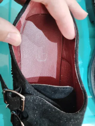 Zapato de vestir burdeo y negroi