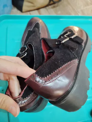 Zapato de vestir burdeo y negroi