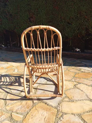 Mecedora infantil de mimbre