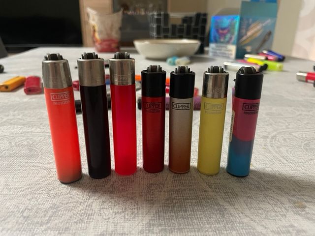 Lotto 54 accendini assortiti