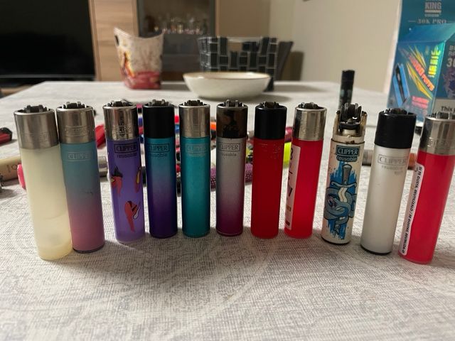 Lotto 54 accendini assortiti