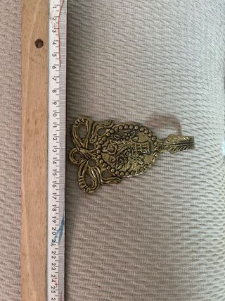 Percha, dorada con lazo muy antigua!