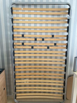 Somier de madera y metal