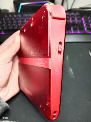 Nintendo 2DS rossa con caricatore e pennino