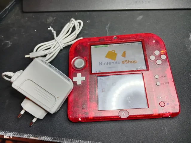 Nintendo 2DS Roja con cargador y lapiz