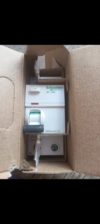 Schneider Electric Acti9 iID 2P 40A 300mA AC 227€