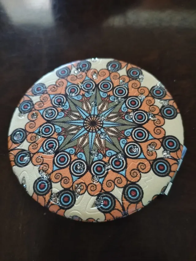 Espejo portátil compacto decorado con brillantes