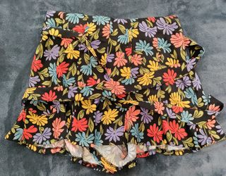 Shorts florales negros