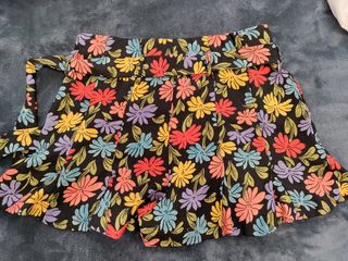 Shorts florales negros