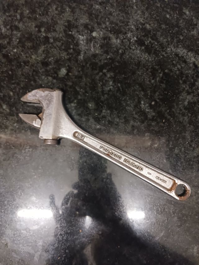 Llave inglesa Irimo.
