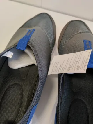 2 Pares  Deportivas 'zuecos' Hombre 42'5