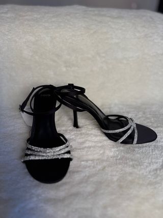 Tacones negros Mango con pedrería