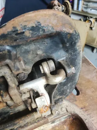 Máquina de coser Singer antigua