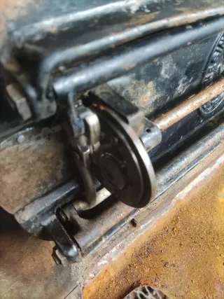 Máquina de coser Singer antigua