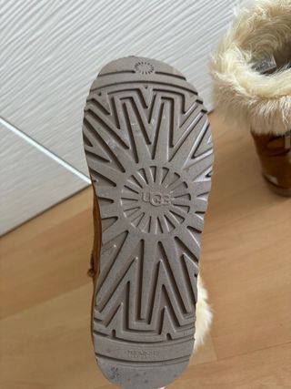 Botines UGG Marrones con Pelo