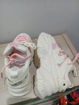 Zapatillas plataforma blancas y rosas