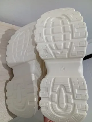 Zapatillas plataforma blancas y rosas