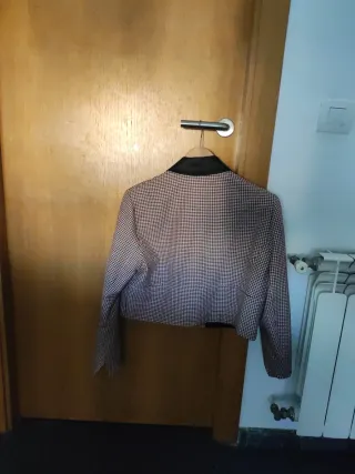 Americana corta cuadros, talla como L