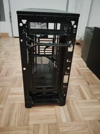 TORRE ORDENADOR GAMING NEGRA