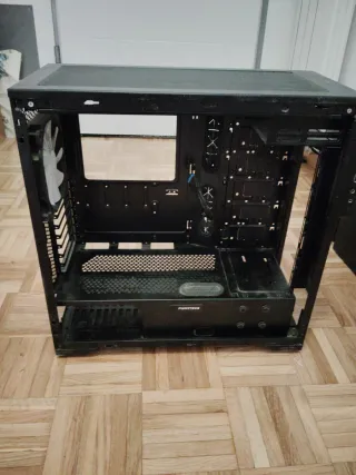 TORRE ORDENADOR GAMING NEGRA