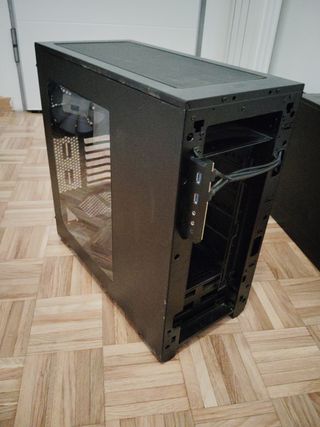 TORRE ORDENADOR GAMING NEGRA