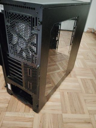 TORRE ORDENADOR GAMING NEGRA