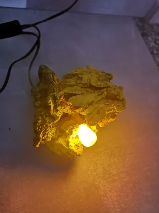 Lampada artigianale nel legno