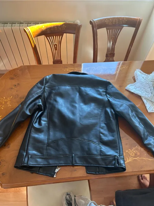 Chaqueta Cuero Pull&Bear Negra